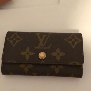 - NEW - Louis Vuitton Key Case